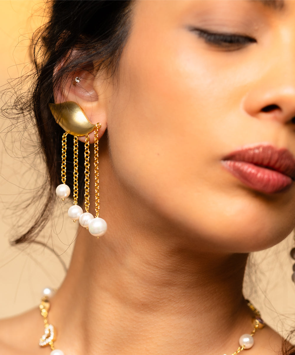 Petal Pearl Earring