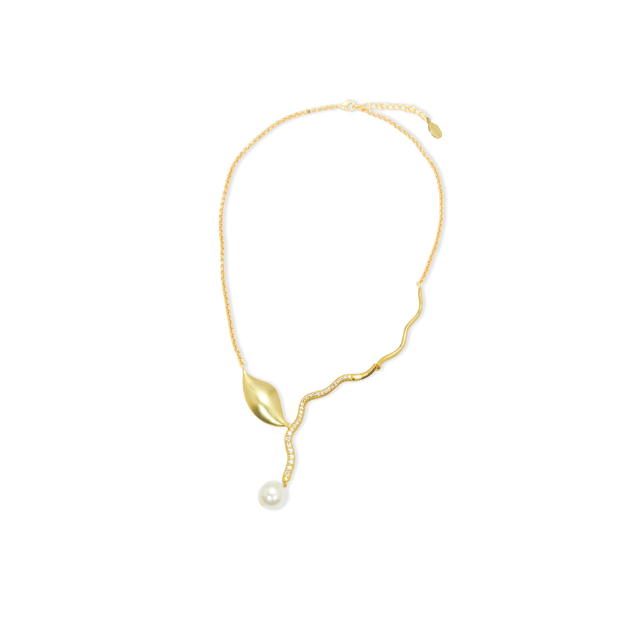 Petal Pearl Necklace