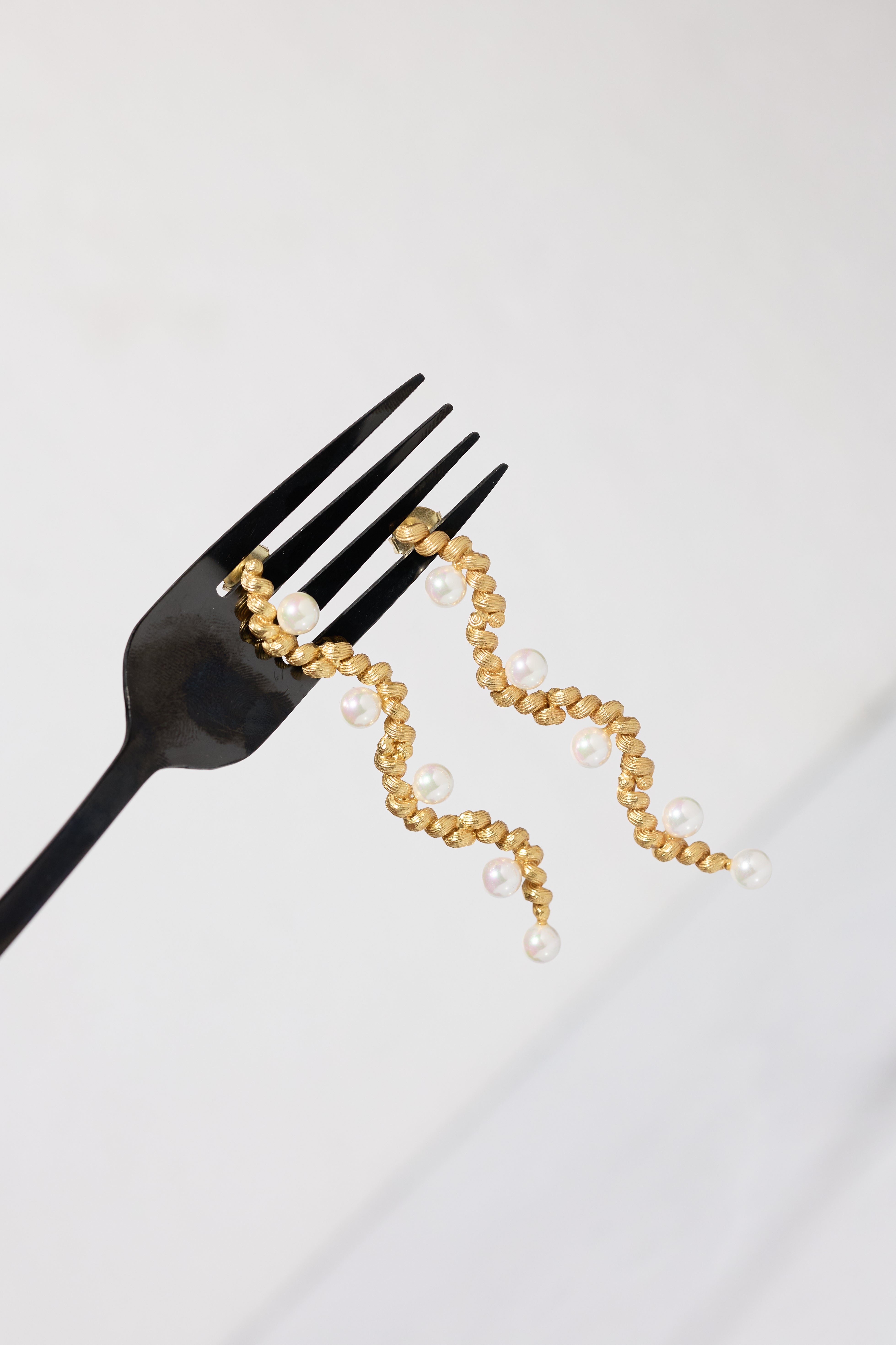 Iris Pearl Dangler