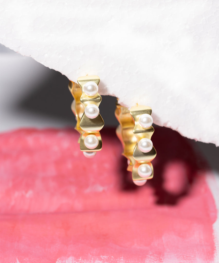 Pearl Gold Wave Hoops